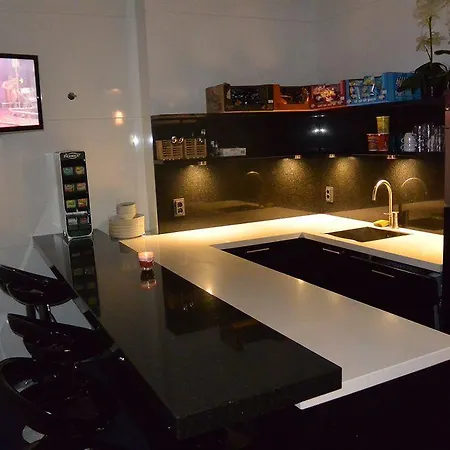 מלון Sara's Boutique