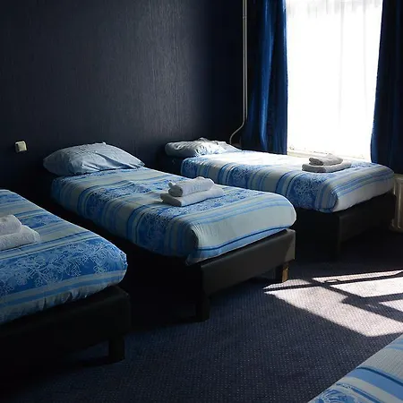 Sara's Boutique מלון 3*