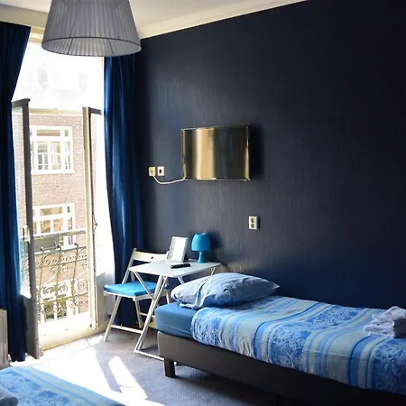 Sara's Boutique מלון 3*