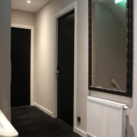 Sara's Boutique Hotel 3*