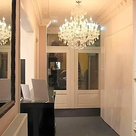Sara's Boutique