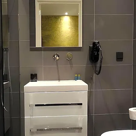 Sara's Boutique Hotel 3*