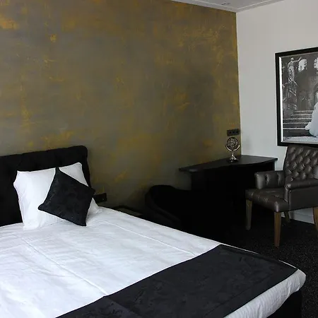 Sara's Boutique Hotel 3*